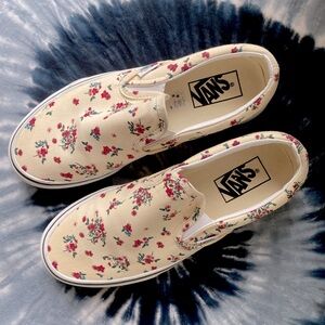 Vans Ditsy Floral Classic Slip-On Shoes Women's Size 7.5